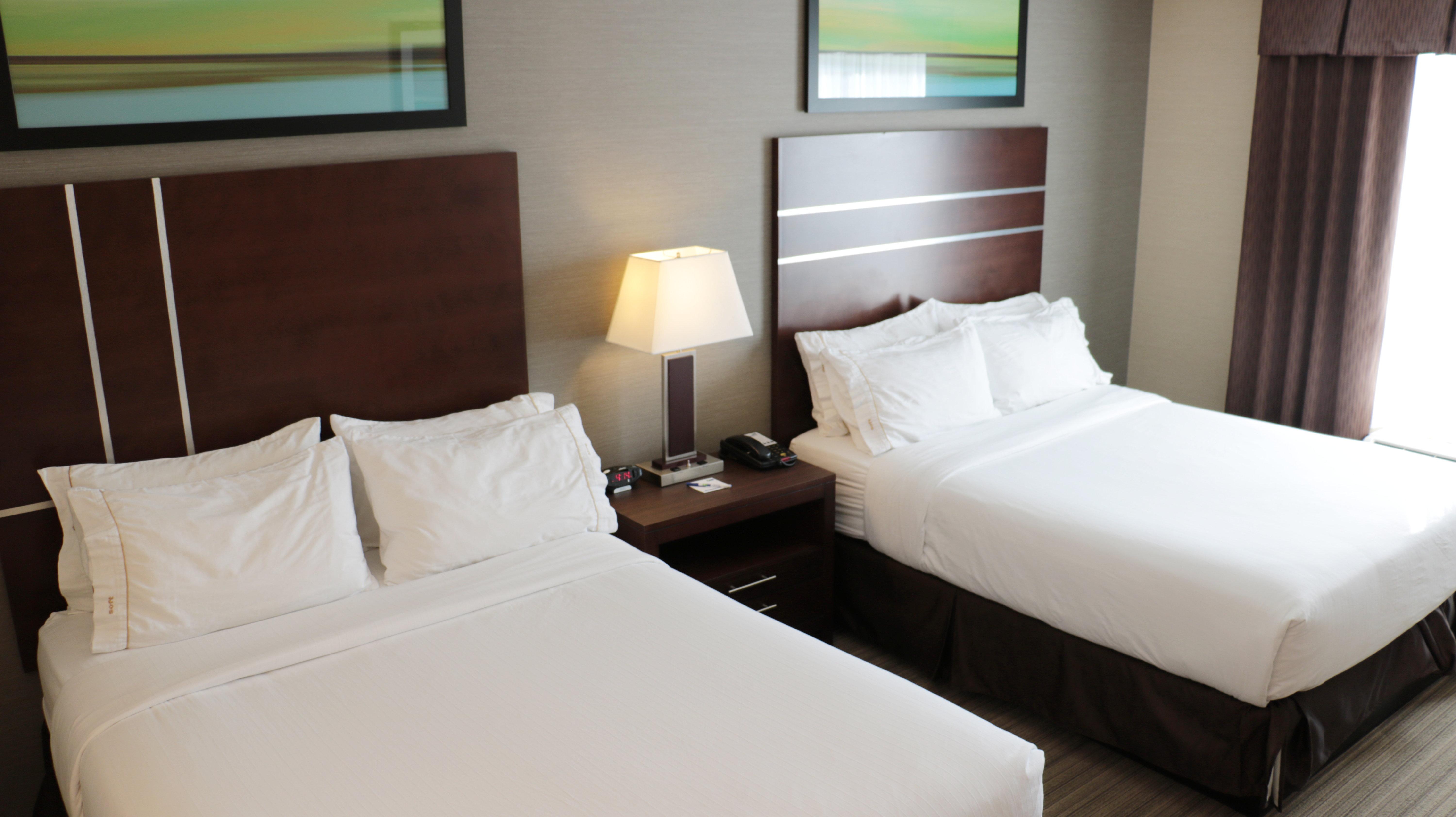 Holiday Inn Express Golden-Kicking Horse By Ihg Exterior foto