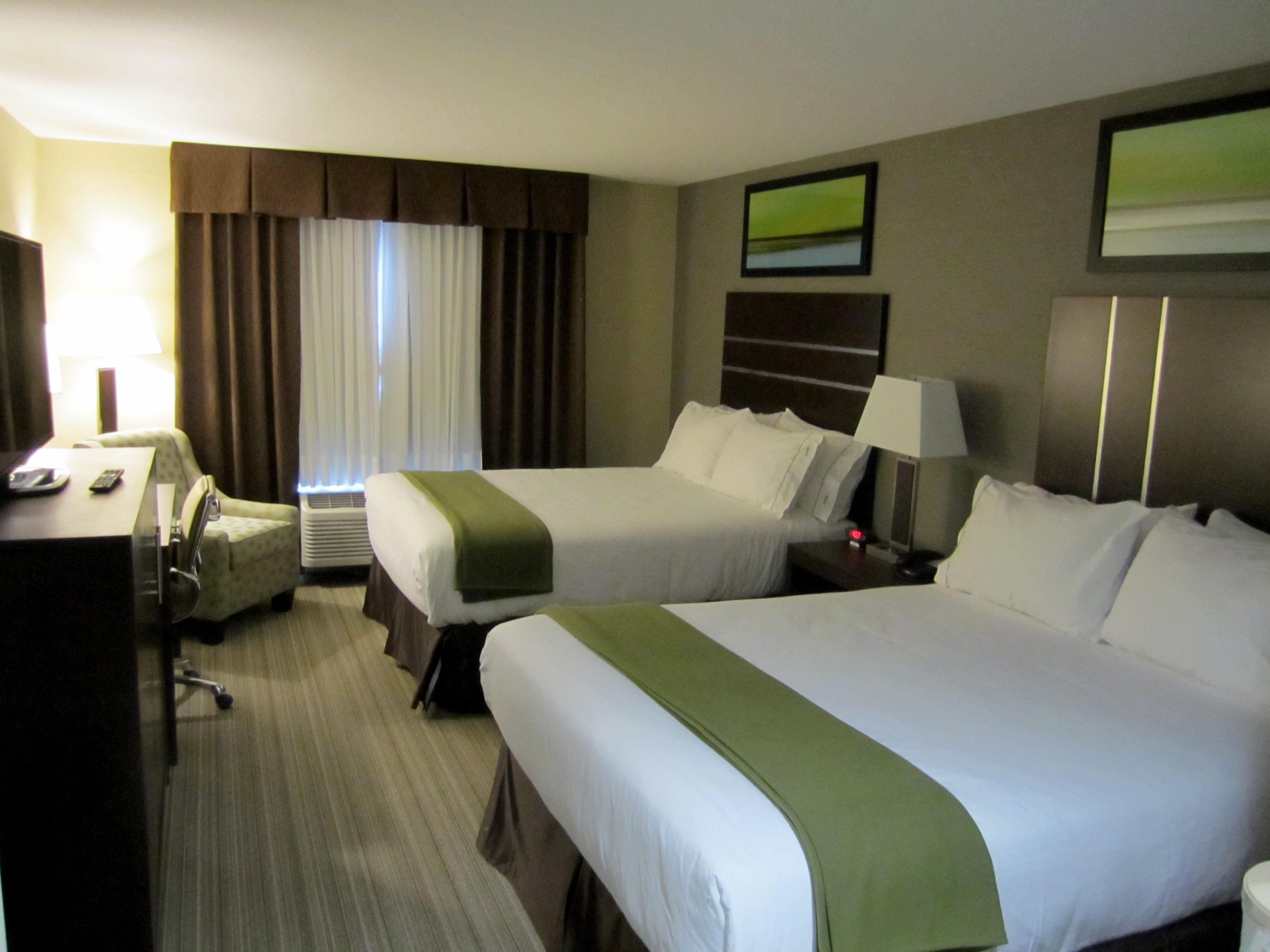 Holiday Inn Express Golden-Kicking Horse By Ihg Exterior foto