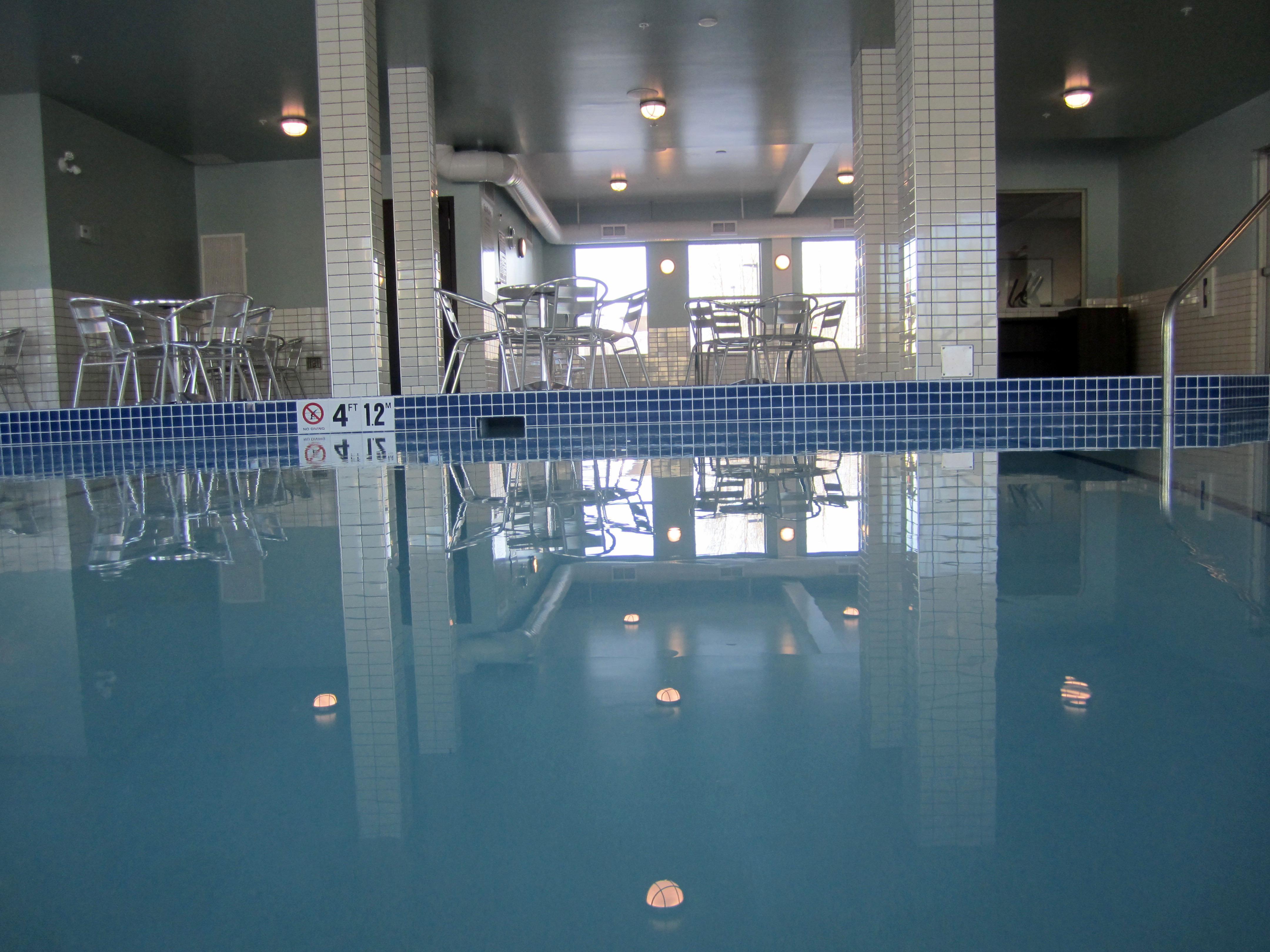 Holiday Inn Express Golden-Kicking Horse By Ihg Exterior foto